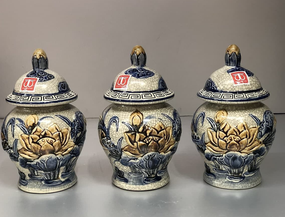 Lưu Ý Khi Đặt Ba Hũ Gạo Muối Nước